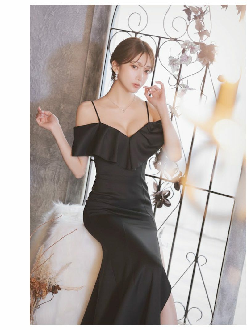 夏こそ選びたい。細見え×高級感を叶える黒ロングドレス特集✨ | Rew